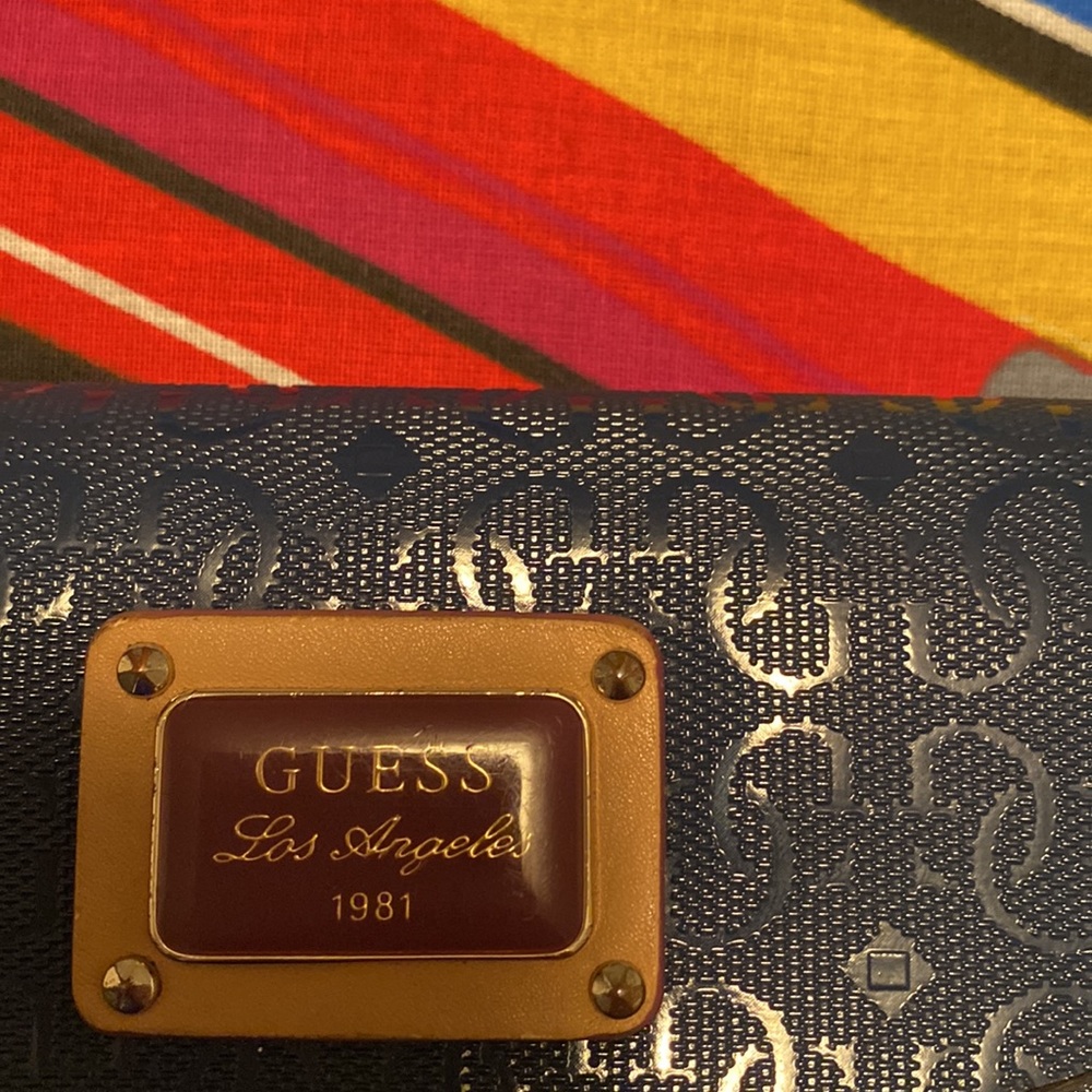 Guess wallet - Picture 2 of 4